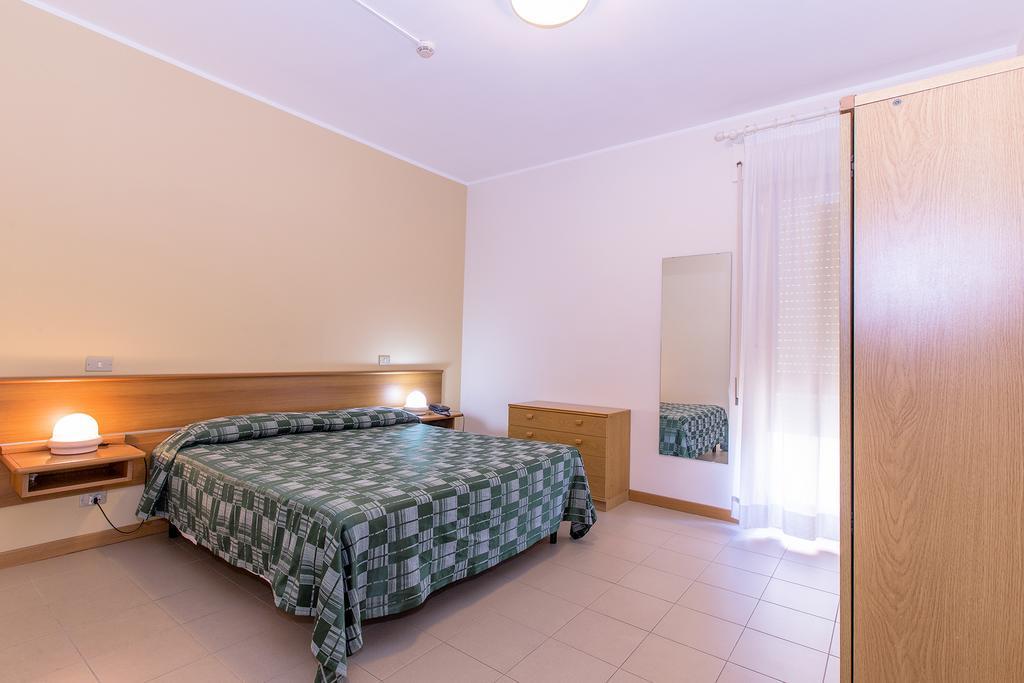 Hotel Residence Ulivi E Palme Cagliari Esterno foto