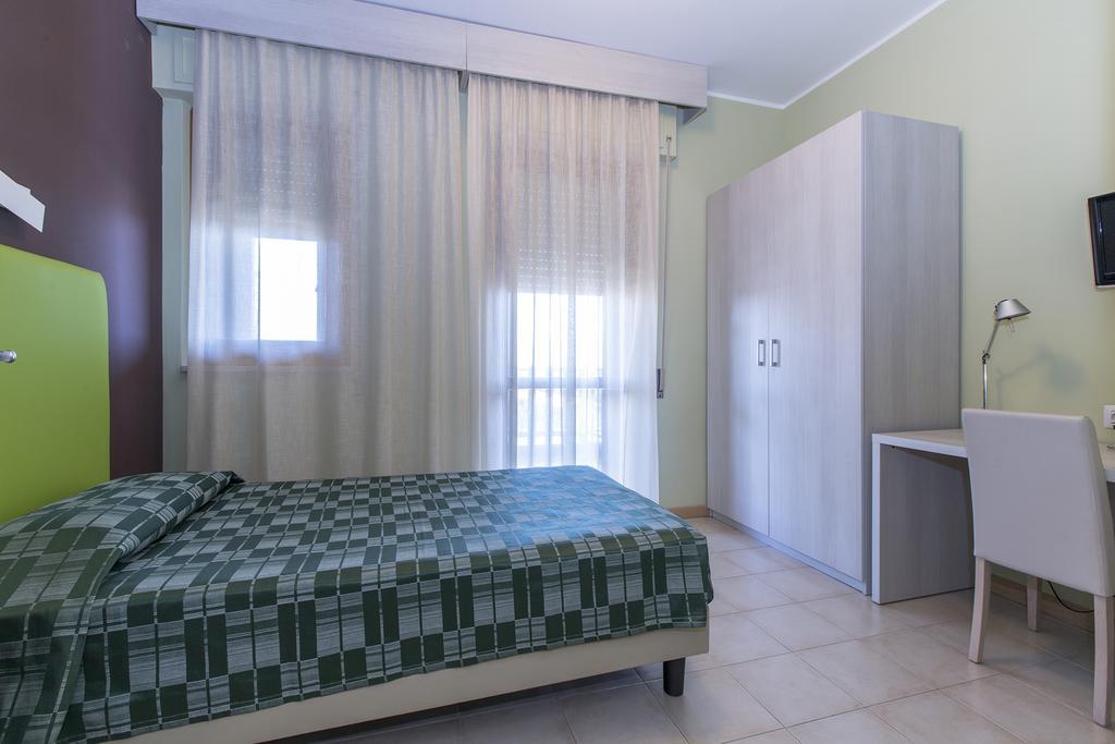Hotel Residence Ulivi E Palme Cagliari Esterno foto