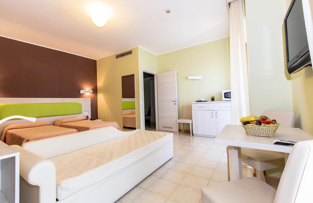 Hotel Residence Ulivi E Palme Cagliari Esterno foto
