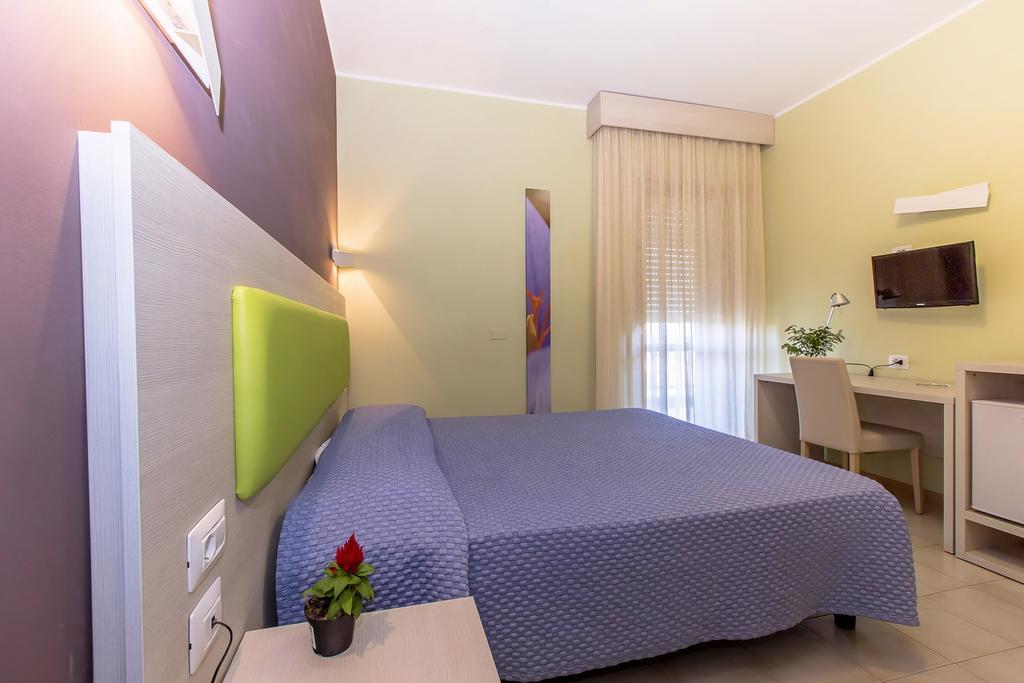 Hotel Residence Ulivi E Palme Cagliari Esterno foto