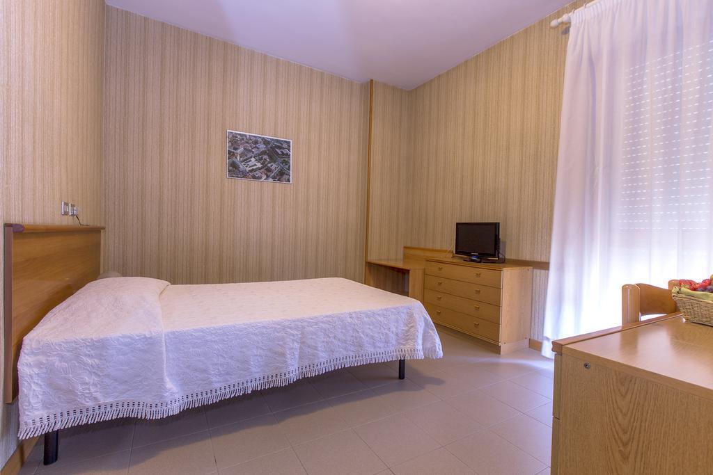 Hotel Residence Ulivi E Palme Cagliari Esterno foto