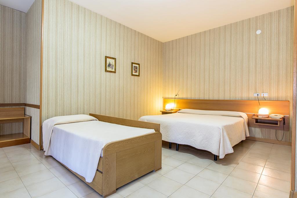 Hotel Residence Ulivi E Palme Cagliari Esterno foto