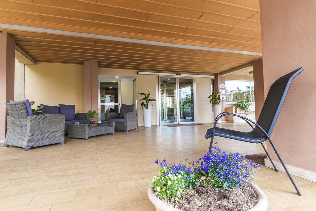 Hotel Residence Ulivi E Palme Cagliari Esterno foto