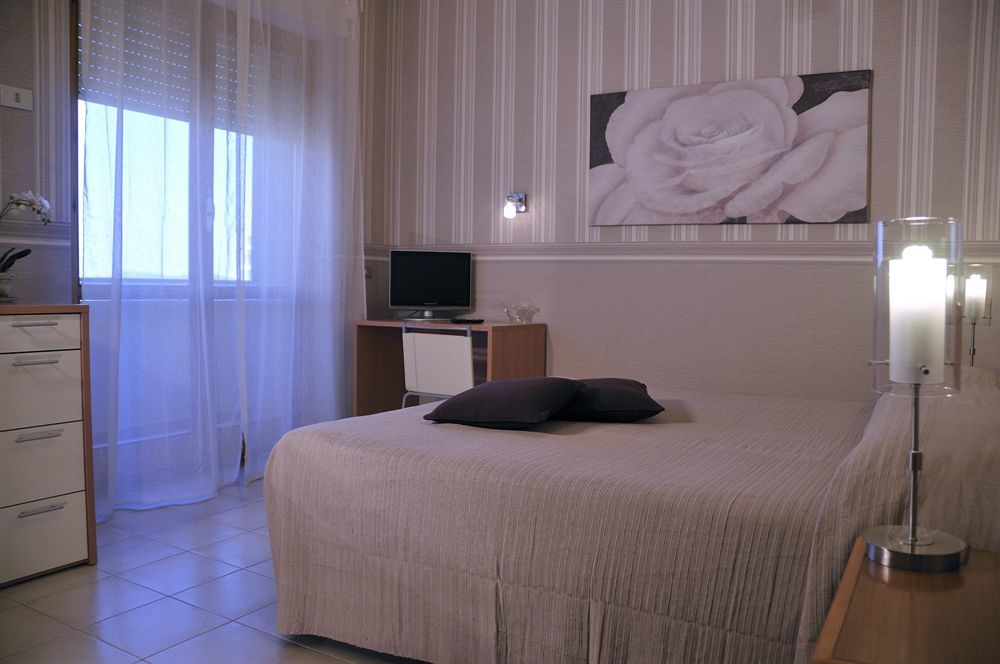 Hotel Residence Ulivi E Palme Cagliari Esterno foto